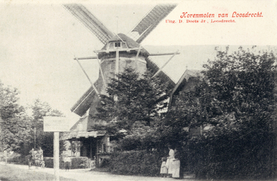 13496 Gezicht op de korenmolen De Haas aan de Molenmeent te Nieuw-Loosdrecht (gemeente Loosdrecht) uit het zuidwesten. ...